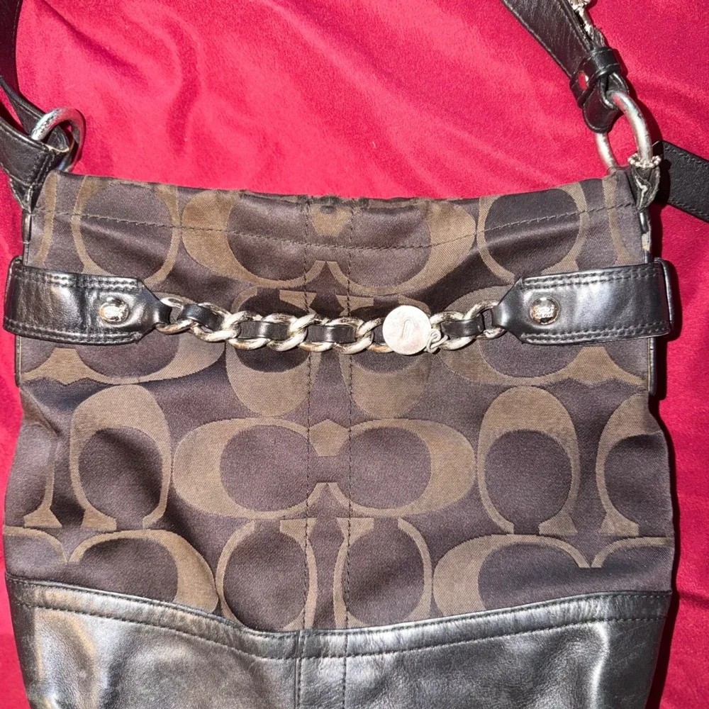 Coach Crossbody Bag Womens Medium Brown Black Signature C‎ F18862 Y2K Classic